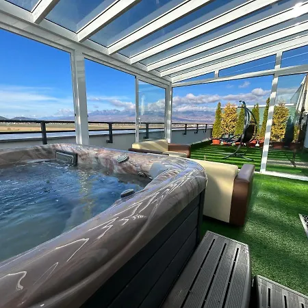 Apartman Tatra Billetee S Luxusnym Vyhladom Na Vysoketatry A Sukromnym Wellness Poprád